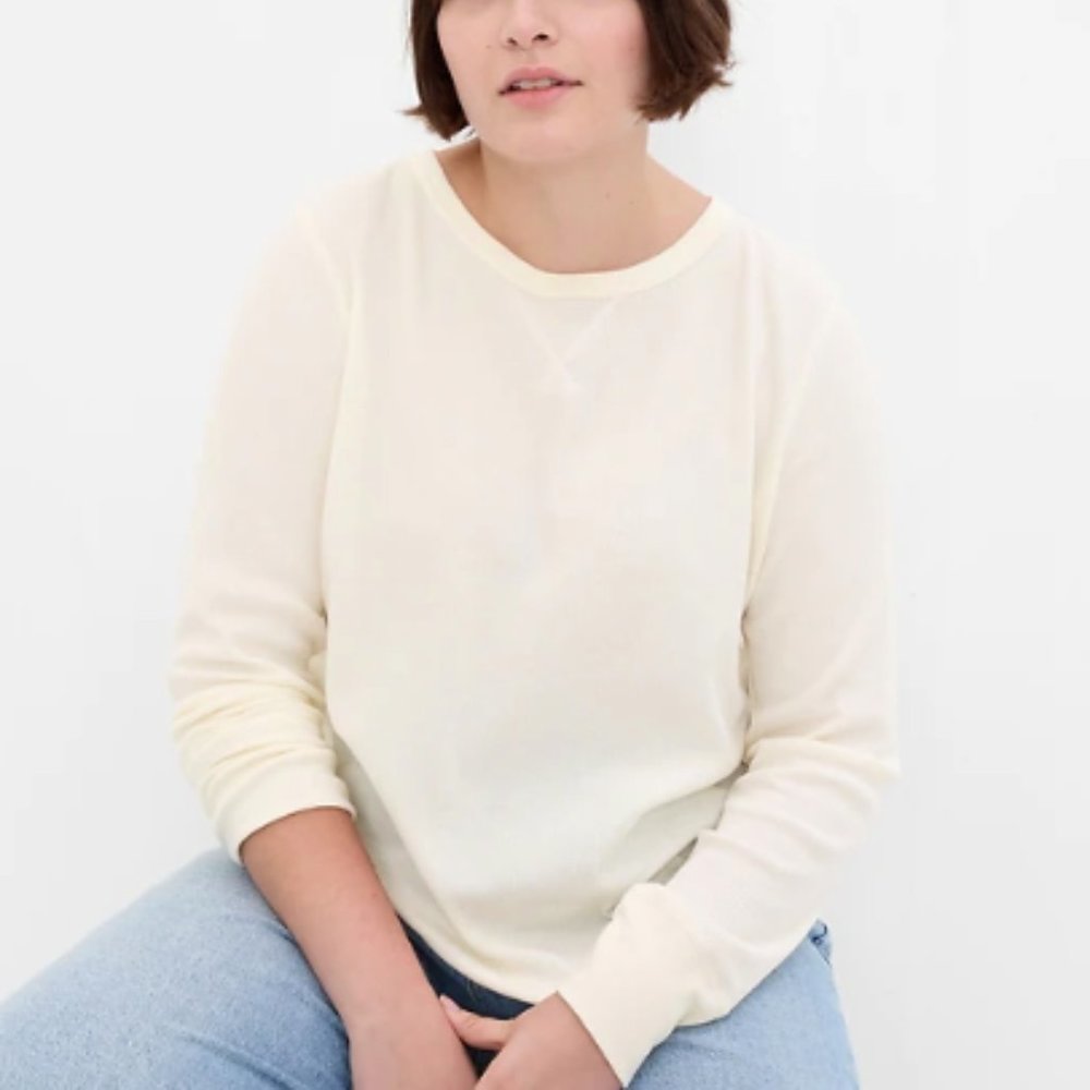 GAP white ribbed sweater